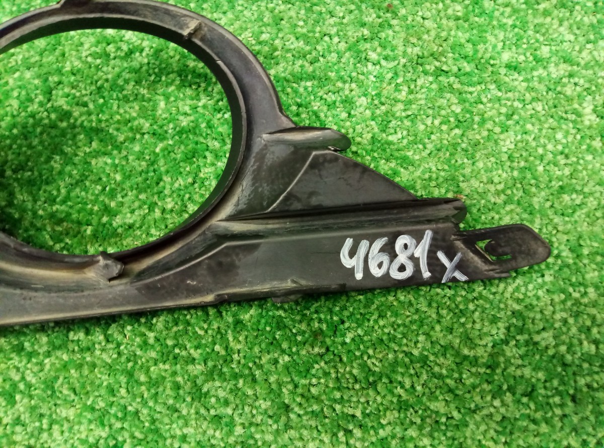 Решетка в бампер левая Opel Corsa D  2010-2014 475498858 на Opel Corsa D 