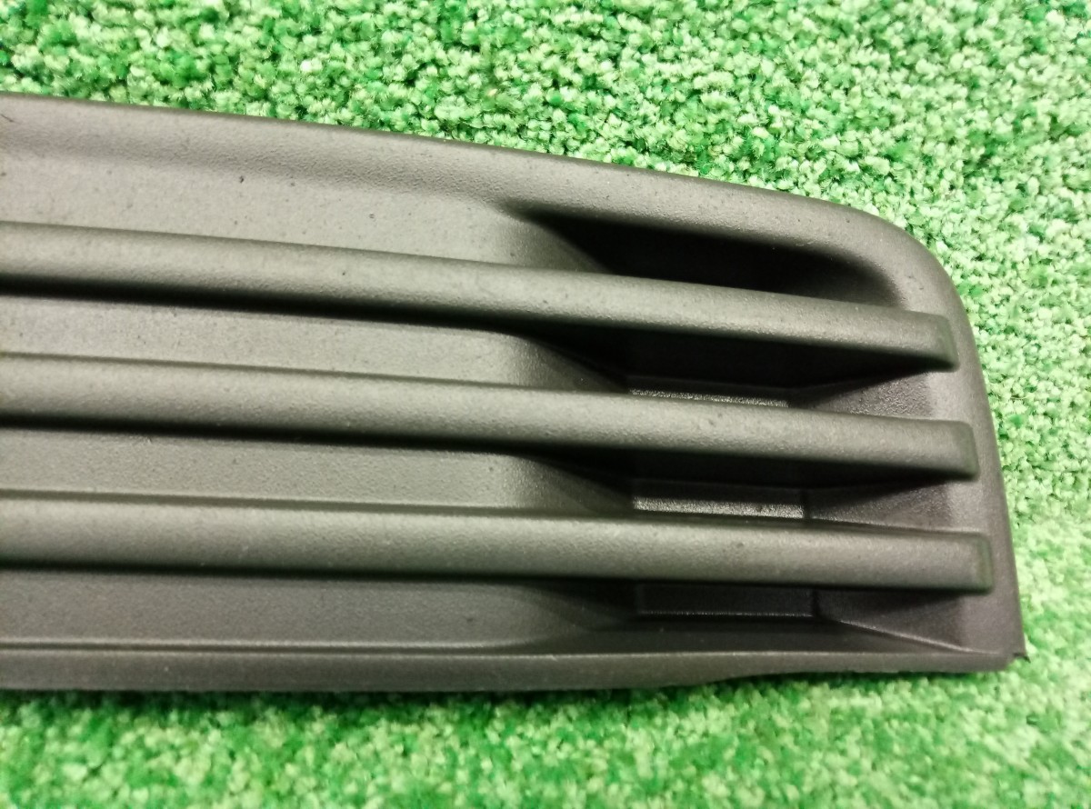 Решетка в бампер правая Ford Focus 2 2005-2008 4M5119952B на Ford Focus 2
