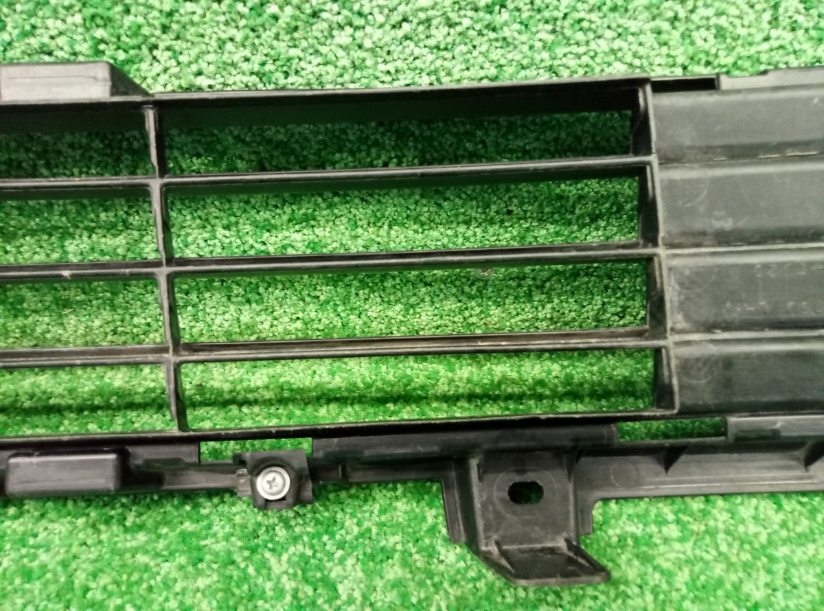 Решетка в бампер левая Lexus GX 2009-2013 5311360050 на Lexus GX