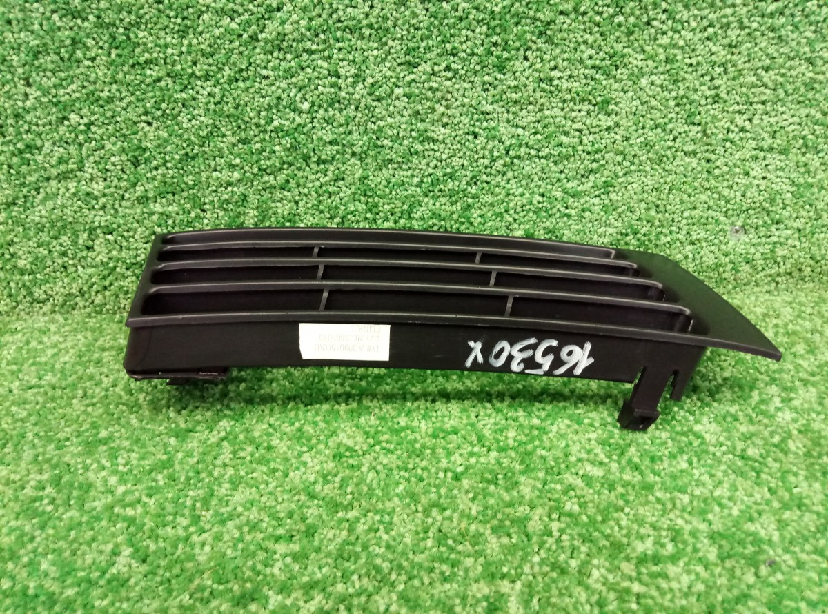 Решетка в бампер правая Audi A4 (B5) 1994-1997 AD9901501 на Audi A4 (B5)
