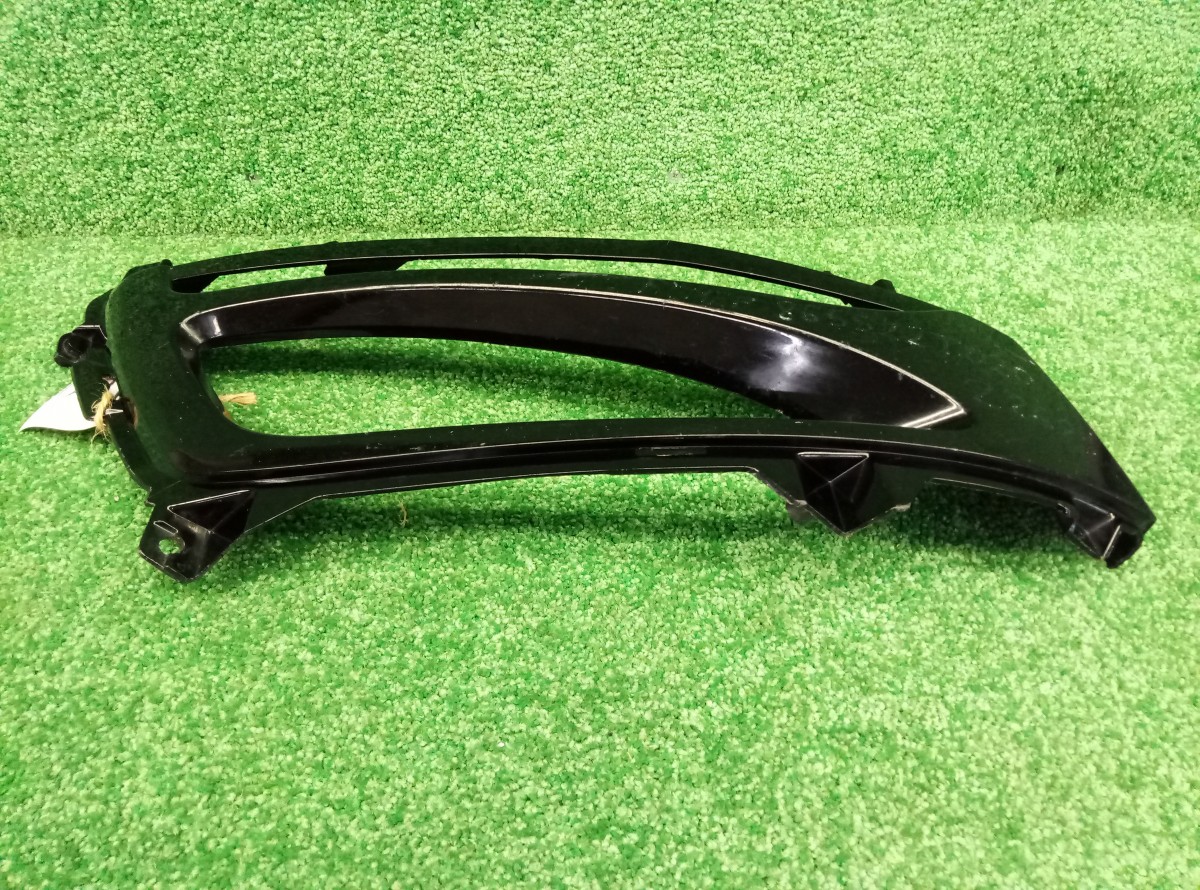 Накладка противотуманной фары правая KIA Optima 3  865522T020 на Kia Rio 3