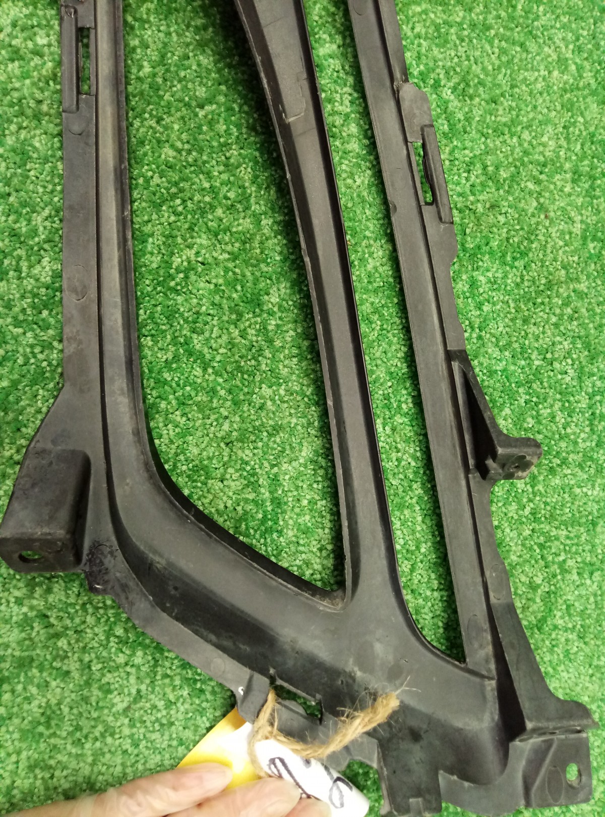 Накладка противотуманной фары правая KIA Optima 3  865522T020 на Kia Rio 3