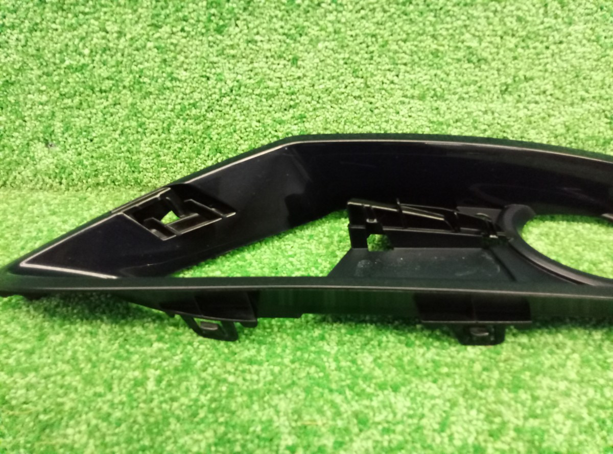 Решетка в бампер левая BMW 3-Series (F3x) 2011-2016 51117300739 Оригинал на BMW 3-Series (F3x)