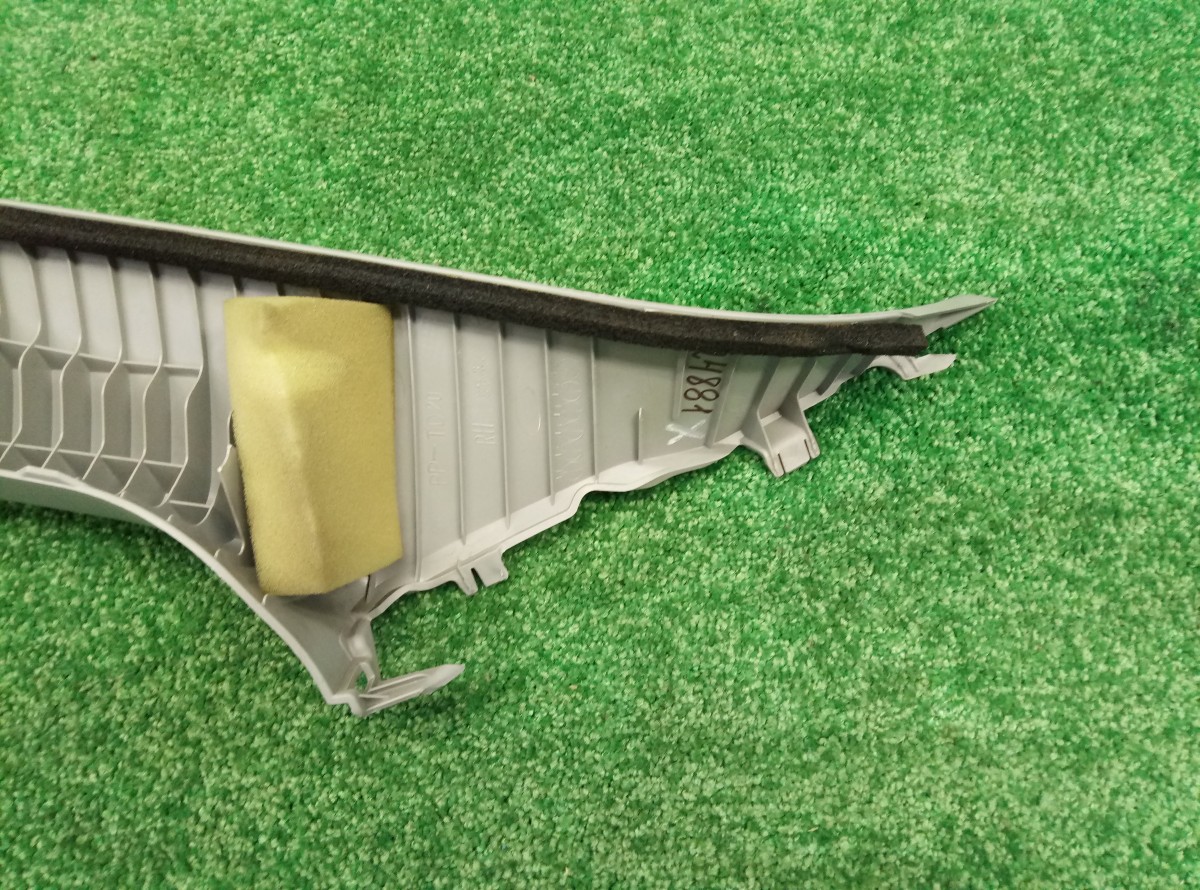 Обшивка стойки передняя правая Mitsubishi Lancer 10 7210A054 на Mitsubishi Lancer X