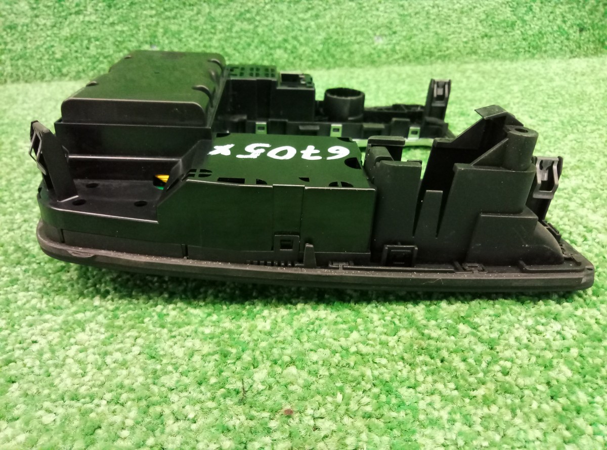 Блок управления магнитолой Audi A6 (C7) 2011-2014 4G1919612Q на Audi A6 (C7)