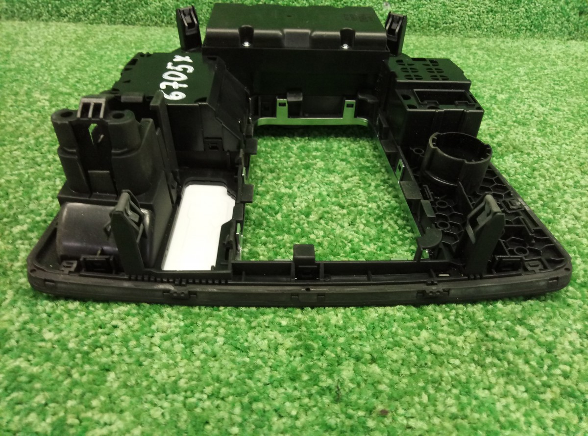 Блок управления магнитолой Audi A6 (C7) 2011-2014 4G1919612Q на Audi A6 (C7)