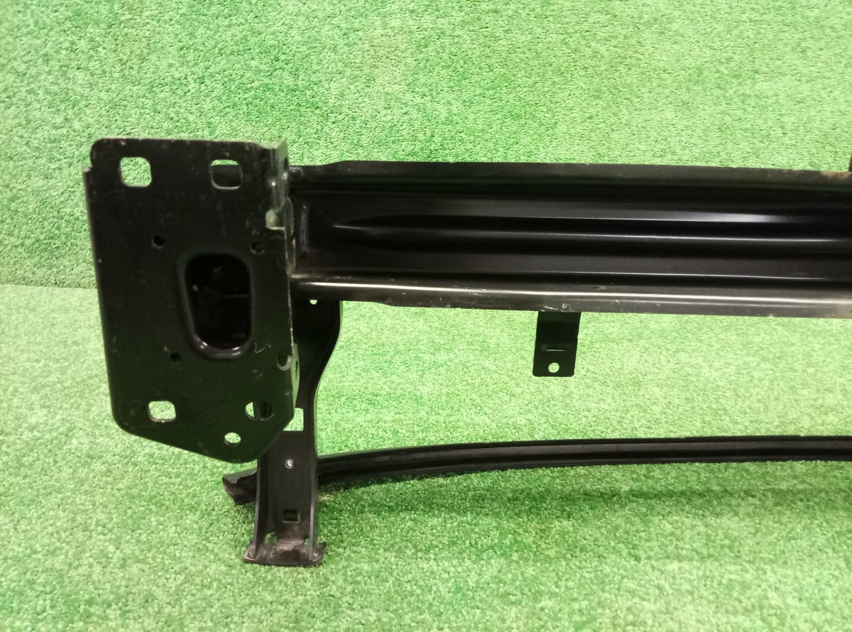 Усилитель бампера переднего Skoda Rapid 2020  60U807651 на Skoda Rapid 