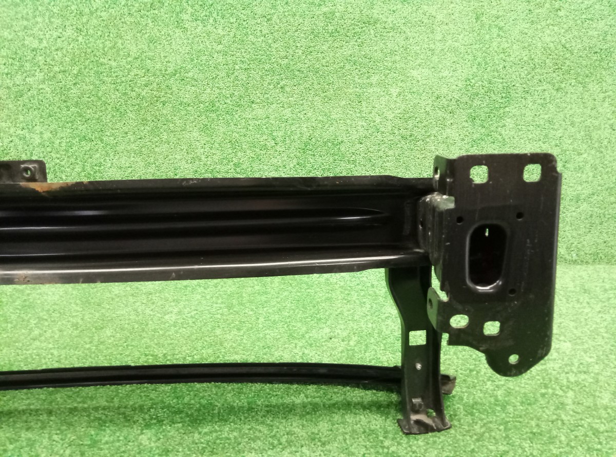Усилитель бампера переднего Skoda Rapid 2020  60U807651 на Skoda Rapid 