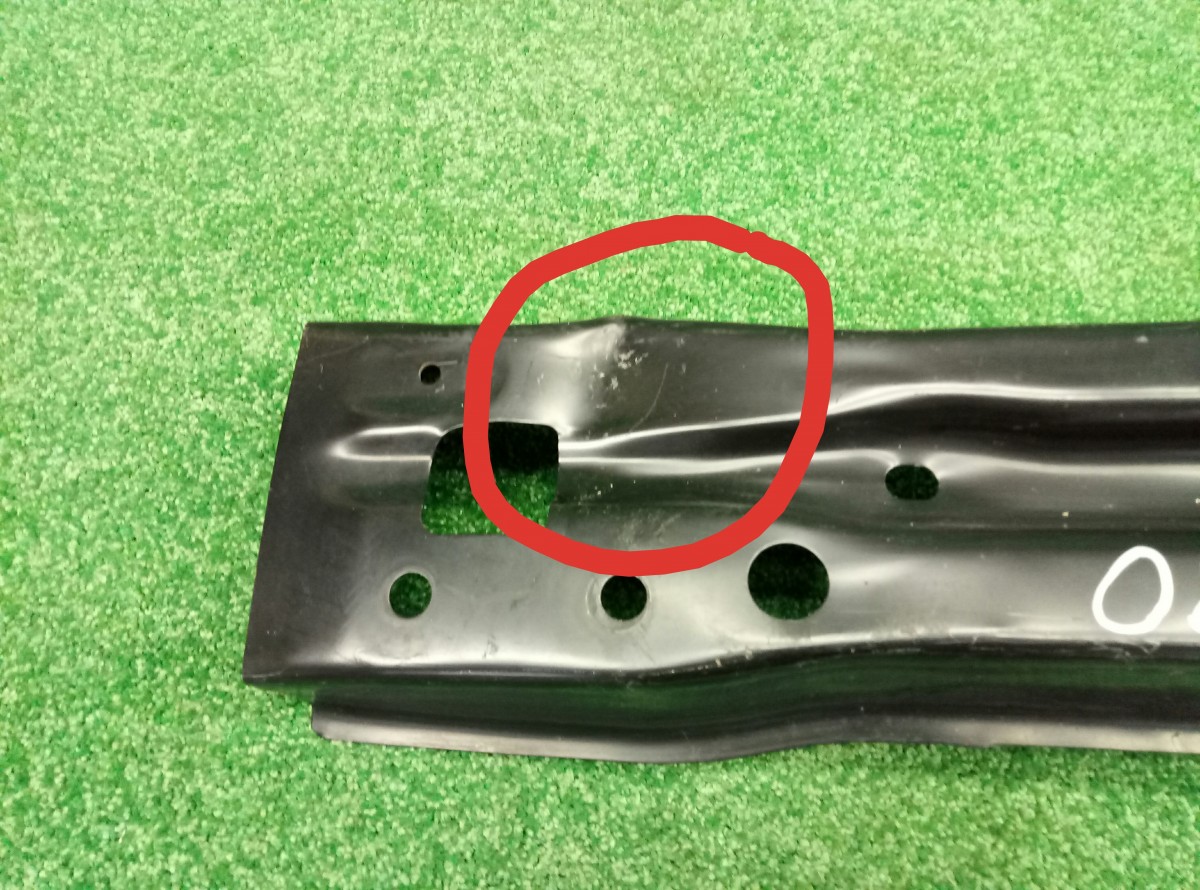 Усилитель переднего бампера Toyota Camry V70 5213133180 на Toyota Camry V50