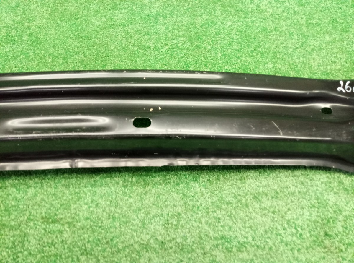 Усилитель переднего бампера Toyota Camry V70 5213133180 на Toyota Camry V50
