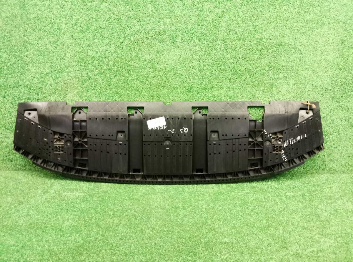 Пыльник бампера переднего нижний Audi Q3  2011-2014 8U0807233C на Audi Q3 