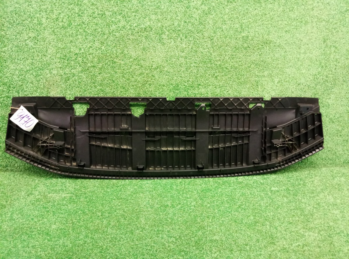 Пыльник бампера переднего нижний Audi Q3  2011-2014 8U0807233A на Audi Q3 