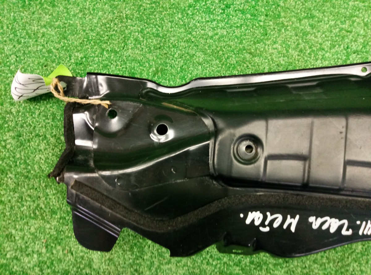 Водосток Hyundai Solaris 2010-2016 841344L000  на Hyundai Solaris 