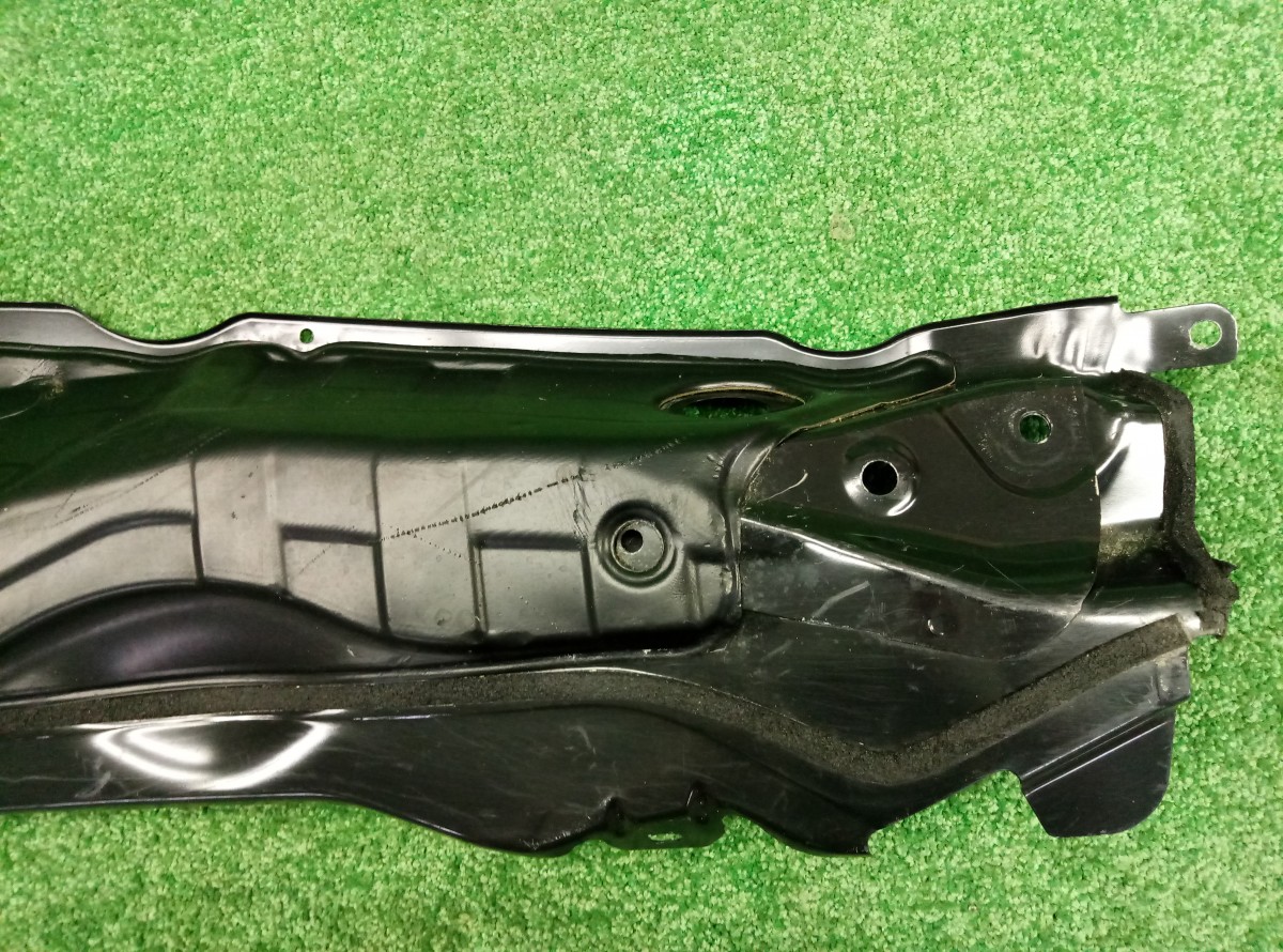 Водосток Hyundai Solaris 2010-2016 841344L000  на Hyundai Solaris 