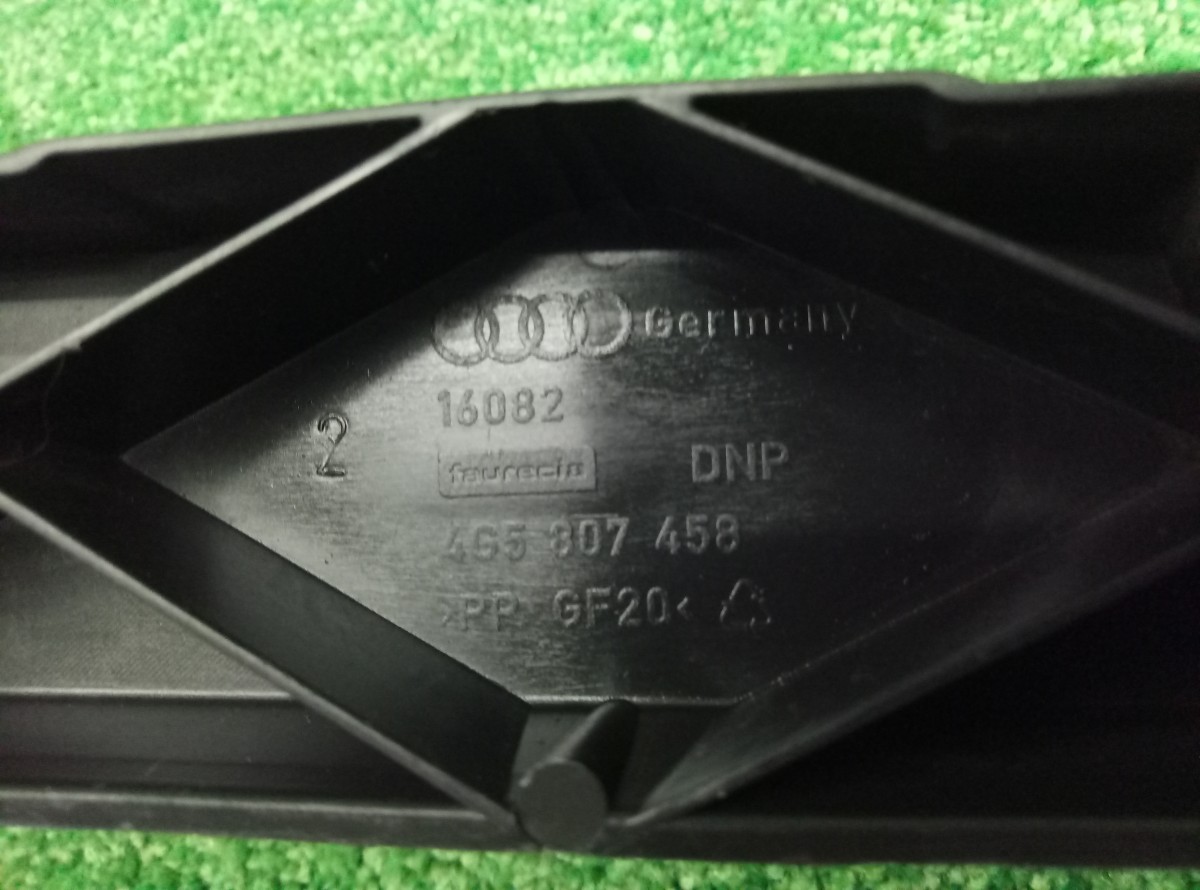 Кронштейн бампера заднего Volkswagen Polo Sedan 6RU807863 Трещина на Volkswagen Polo V