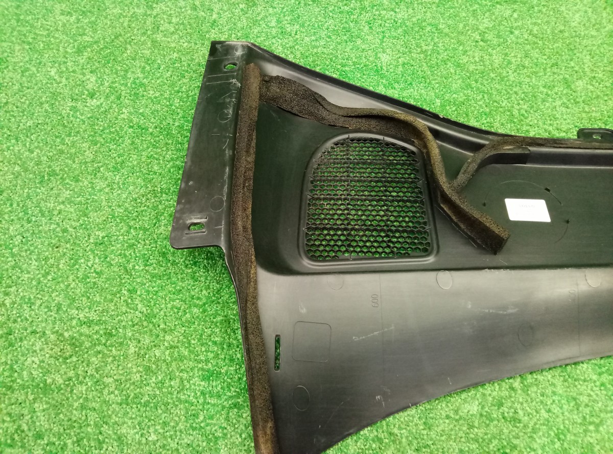 Решетка стеклооч. (планка под лобовое стекло) Volvo XC60  2008-2013 31299747 на Volvo XC60 
