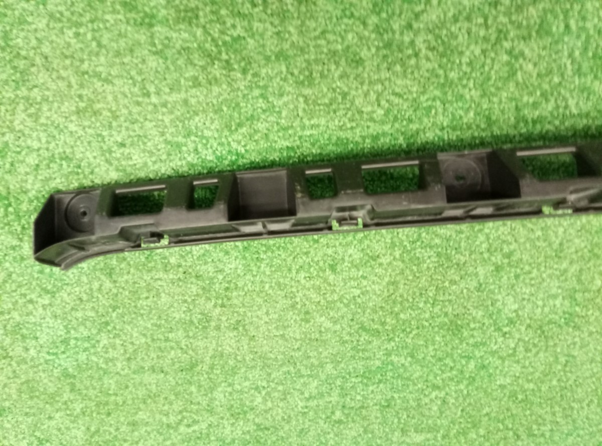 Наполнитель заднего бампера Audi A6 (C7) 2011-2014 6RU807863 на Audi A6 (C7)
