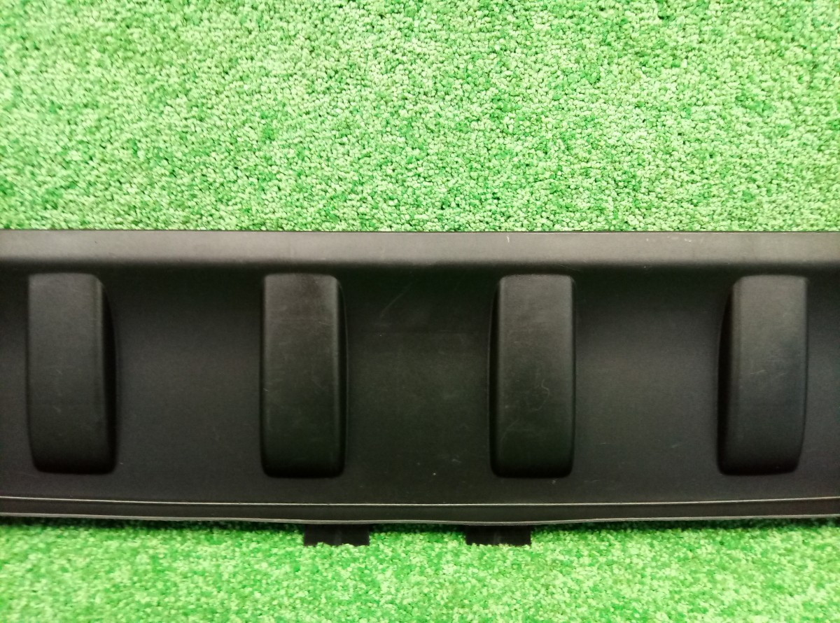 Кожух замка капота Audi Q7 (4L) 2005-2009 4L0121285 на Audi Q7 (4L)