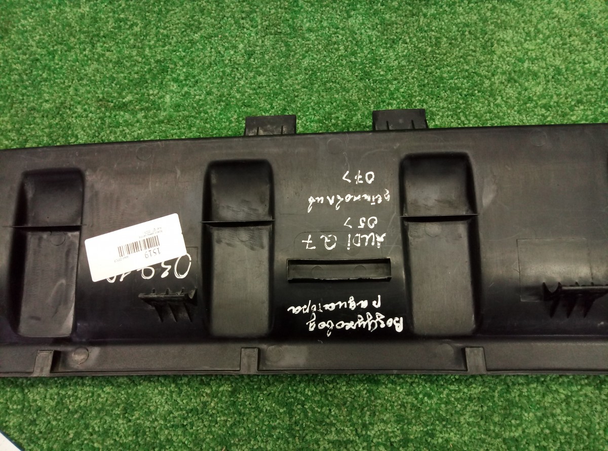 Кожух замка капота Audi Q7 (4L) 2005-2009 4L0121285 на Audi Q7 (4L)
