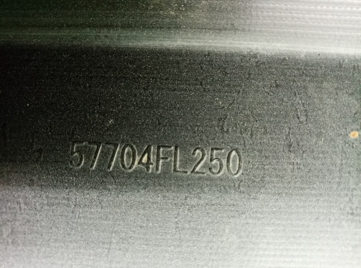Бампер задний Subaru XV 57704FL250 на Subaru Impreza 
