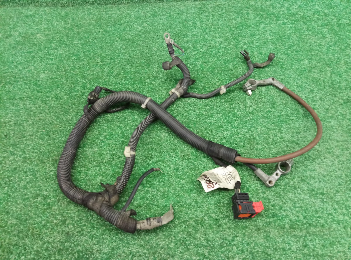 Клемма Opel Astra G 13110368 на Opel Astra J
