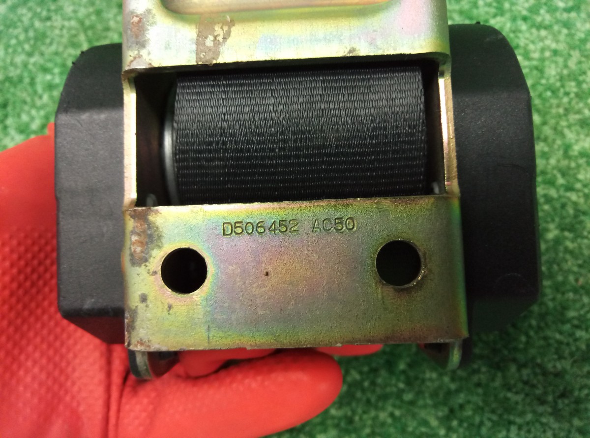 Ремень безопасности передний правый Peugeot 307 2001-2008 804889XX на Peugeot 307