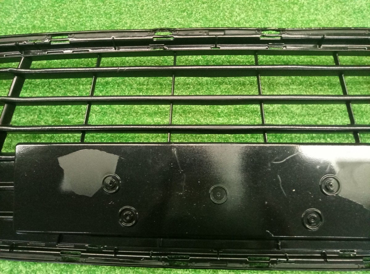 Решетка в бампер центральная Ford Mondeo 4 2007-2010 BS7117B968 на Ford Mondeo 4