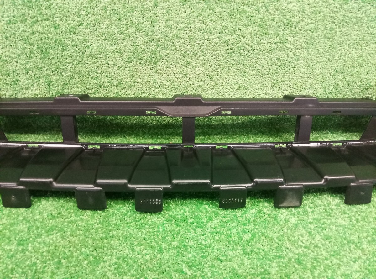 Кронштейн переднего бампера правый BMW X6 E71 2007-2014 51117176270 на BMW X6 E71