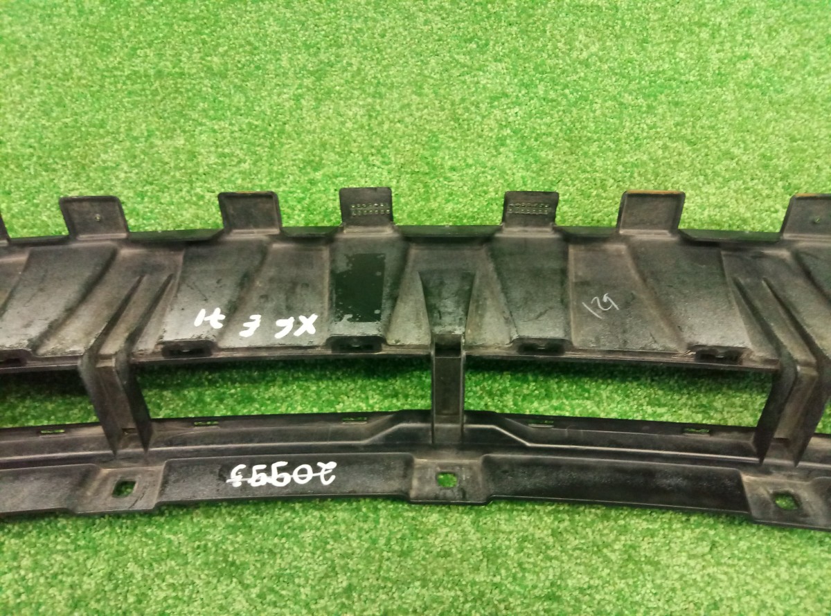 Кронштейн переднего бампера правый BMW X6 E71 2007-2014 51117176270 на BMW X6 E71