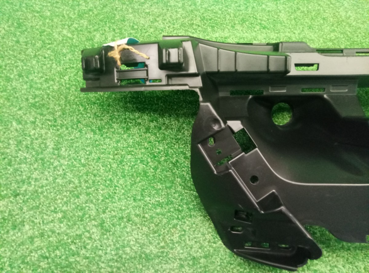 Кронштейн переднего бампера Mercedes GLE  A2928851165 на Mercedes-Benz GL-Class X166