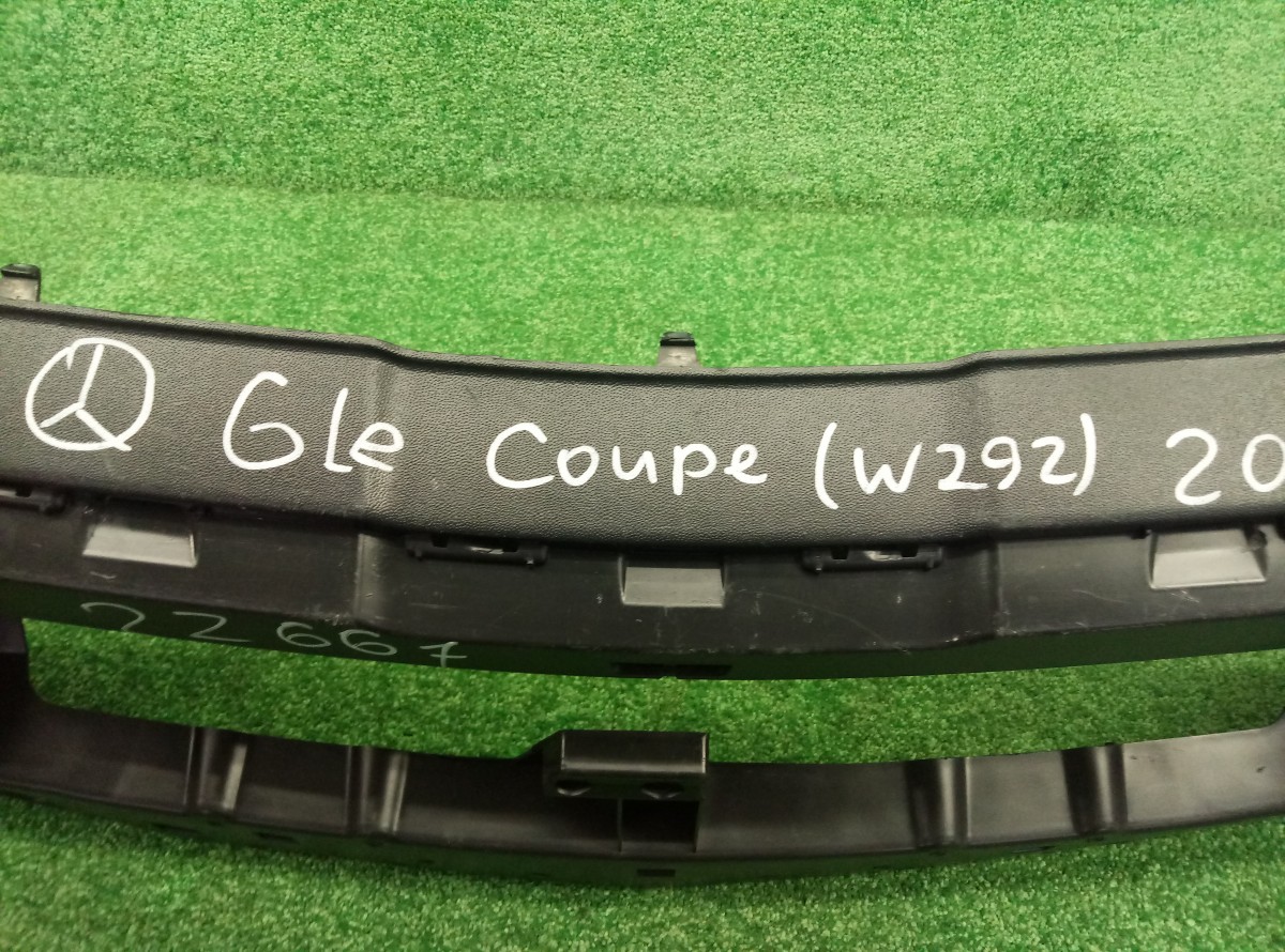 Кронштейн переднего бампера Mercedes GLE  A2928851165 на Mercedes-Benz GL-Class X166