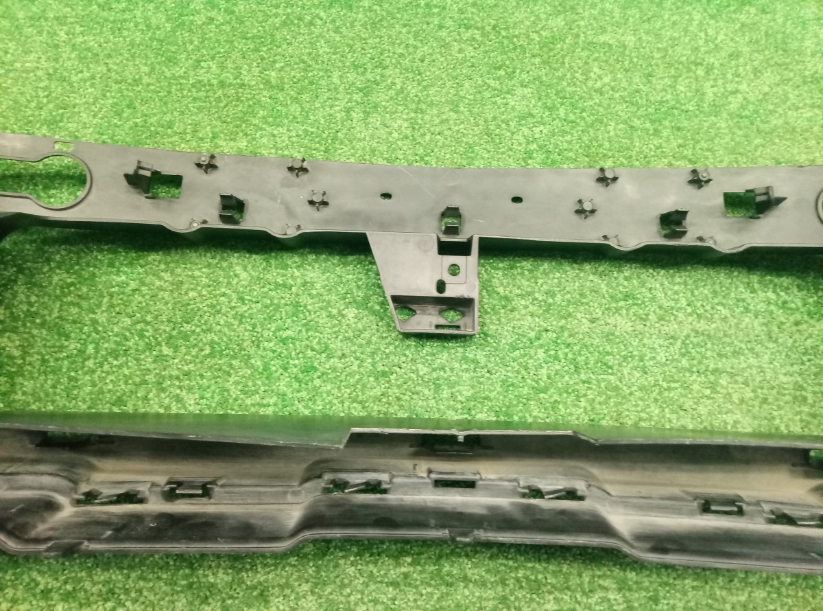 Кронштейн переднего бампера Mercedes GLE  A2928851165 на Mercedes-Benz GL-Class X166