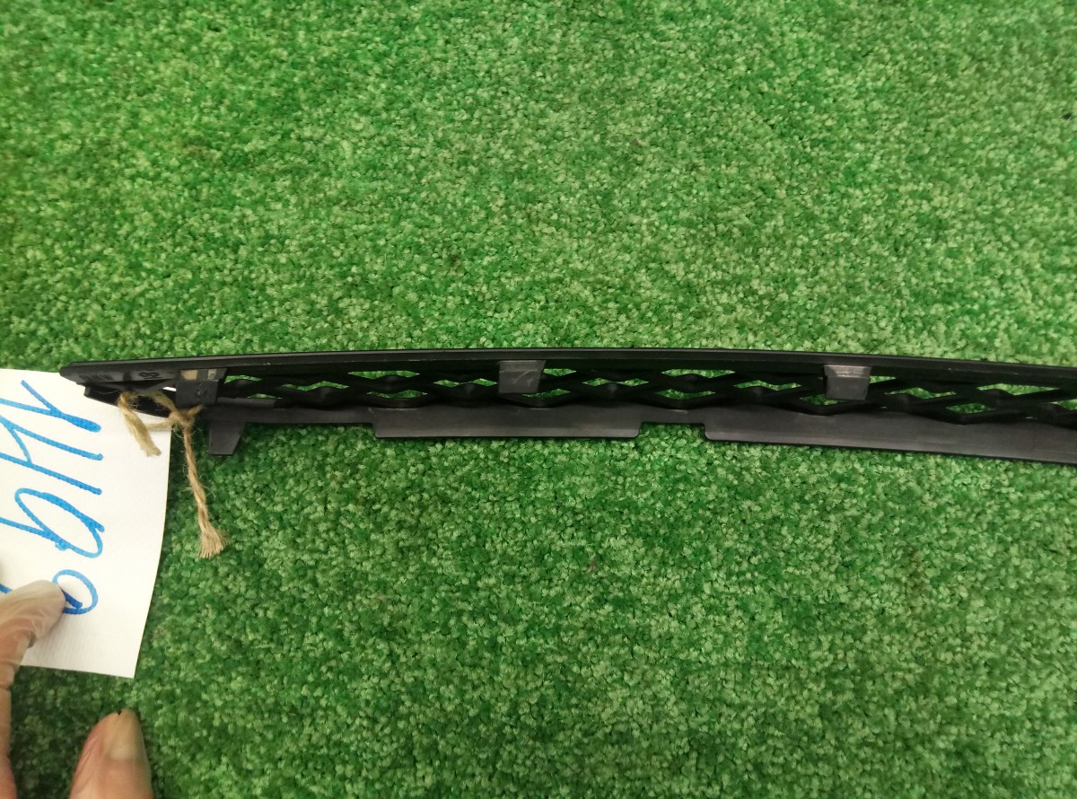 Решетка в бампер центральная BMW X5 E70 2006-2010 51117159597 на BMW X5 E70