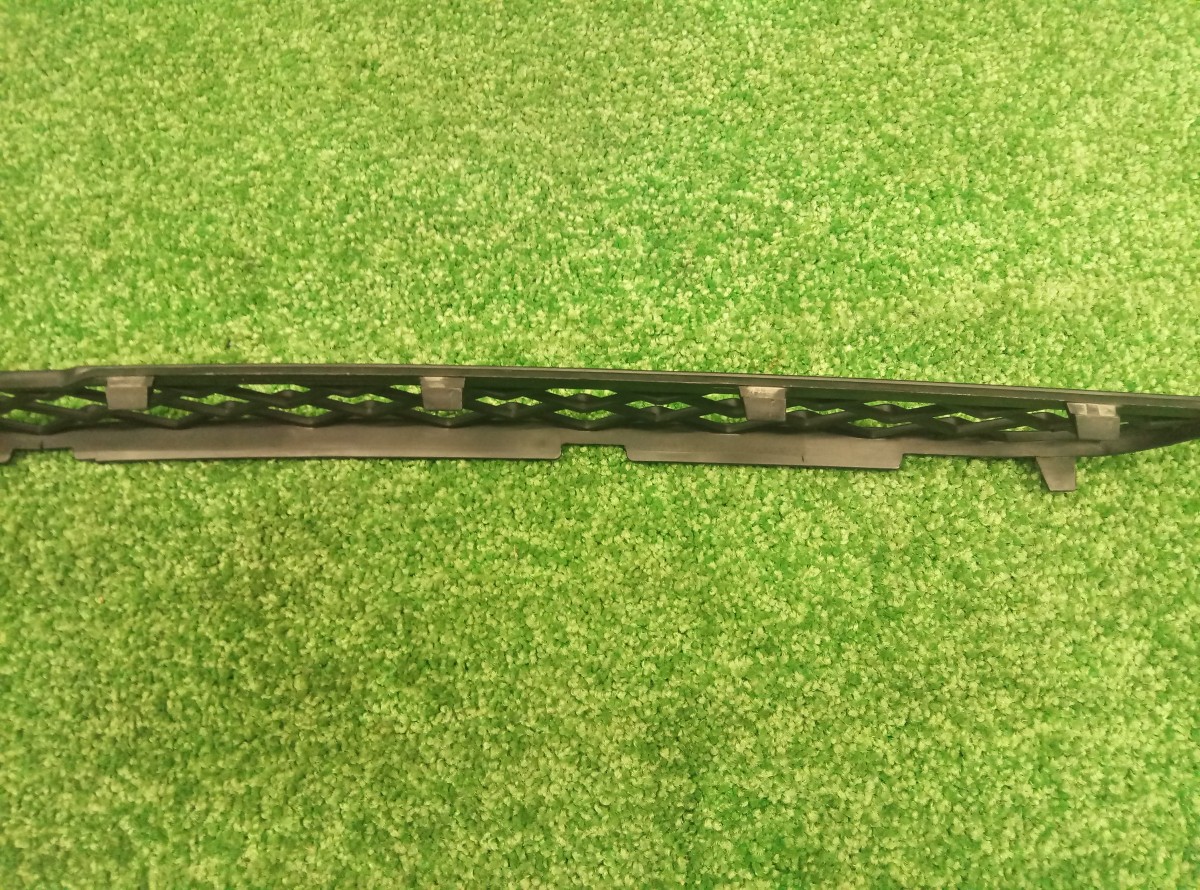 Решетка в бампер центральная BMW X5 E70 2006-2010 51117159597 на BMW X5 E70