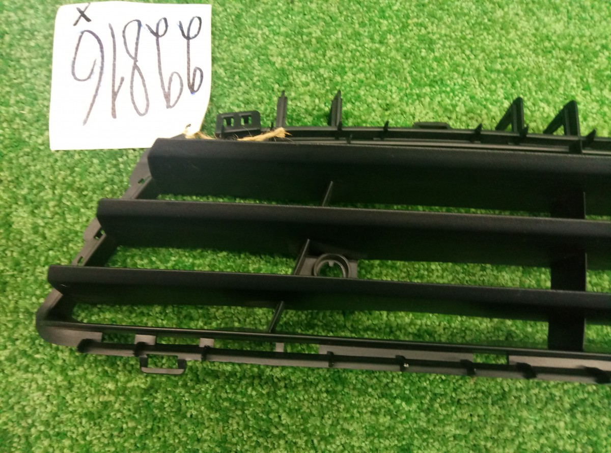 Решетка центр переднего бампера Opel Astra H 0P0702401 Тайвань на Opel Astra G