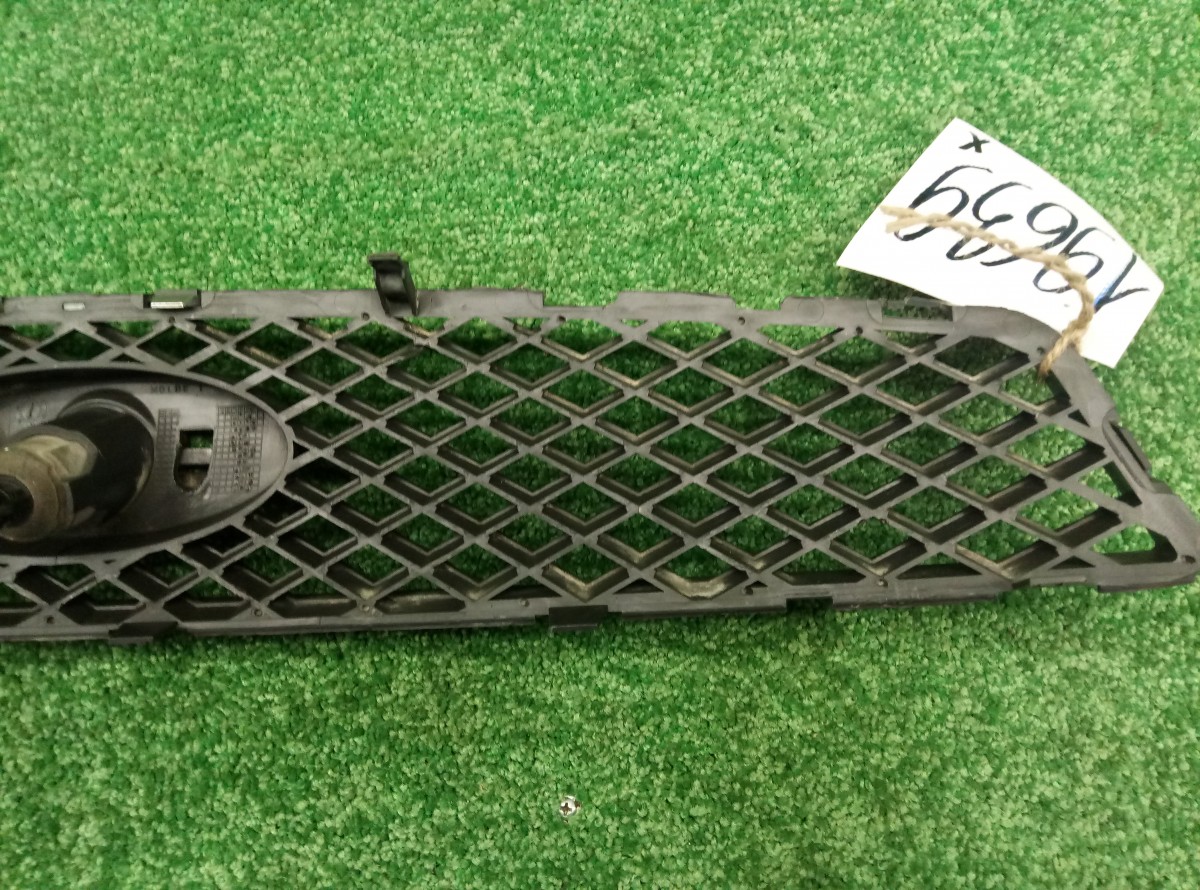Решетка радиатора Ford Focus 2 2005-2008 4M518138AE на Ford Focus 2