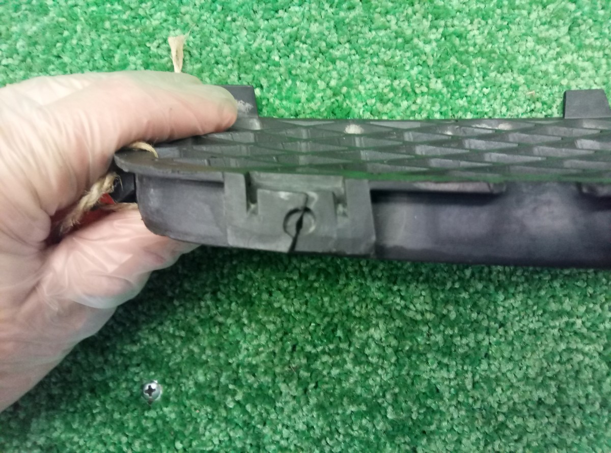 Решетка радиатора Ford Focus 2 2005-2008 4M518138AE на Ford Focus 2