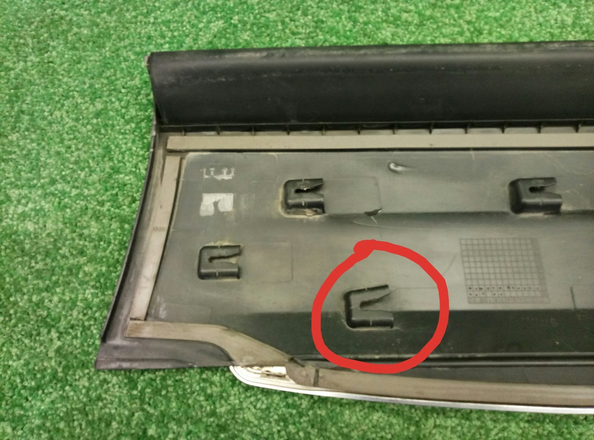 Накладка двери задней правой Volkswagen Tiguan  2011-2016 5NO854950E на Volkswagen Tiguan I