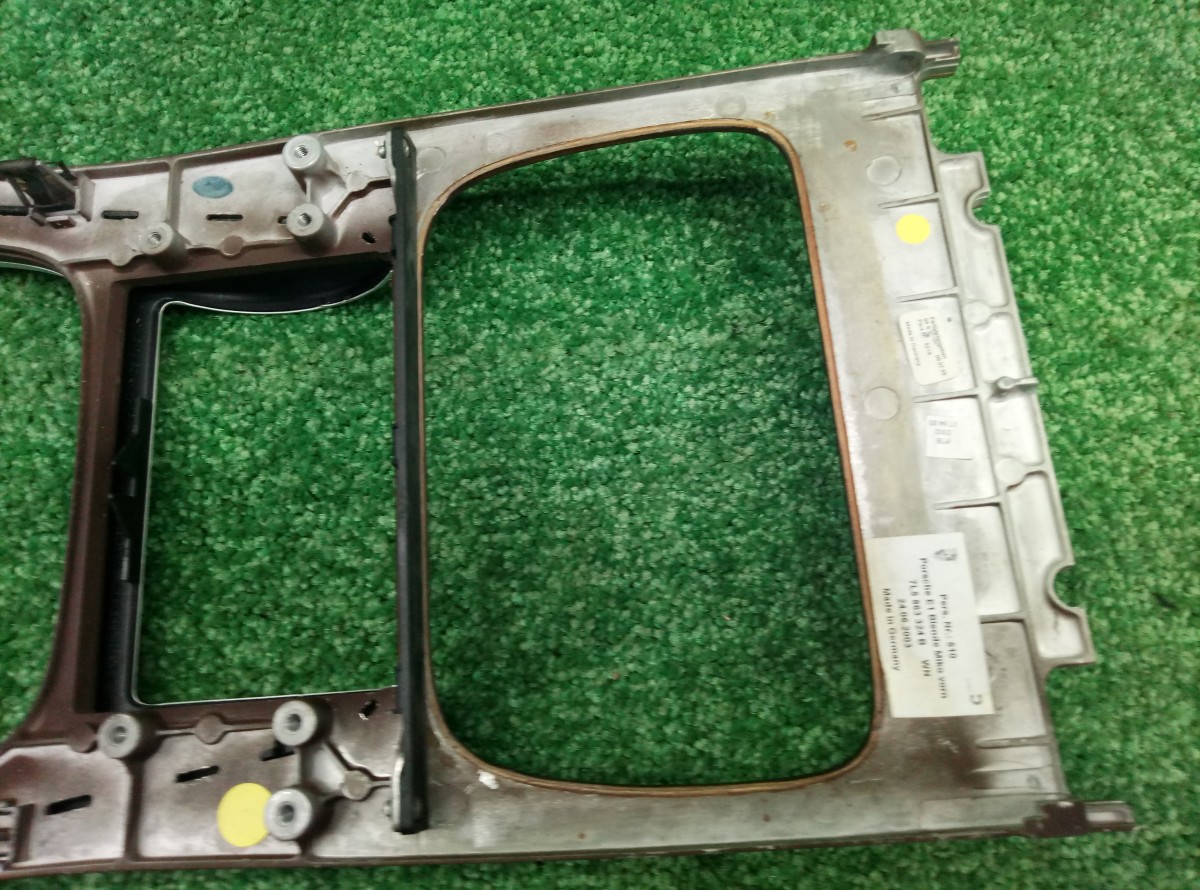 Накладка центральной консоли Porsche Cayenne 955 2002-2007 7L5863324 на Porsche Cayenne 955
