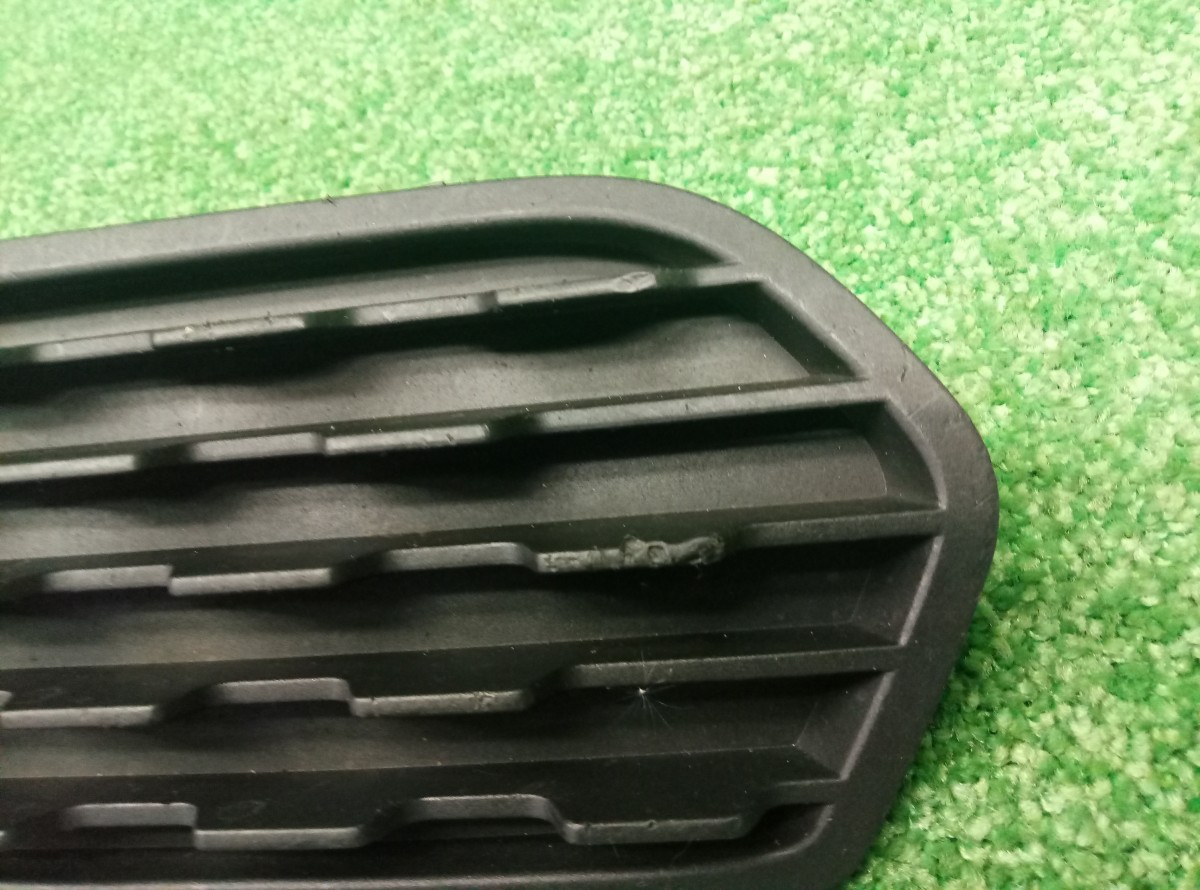 Решетка в бампер левая BMW 1-Series (F20-F21) 2011-н.в.  51117245869 на BMW 1-Series (F20-F21)