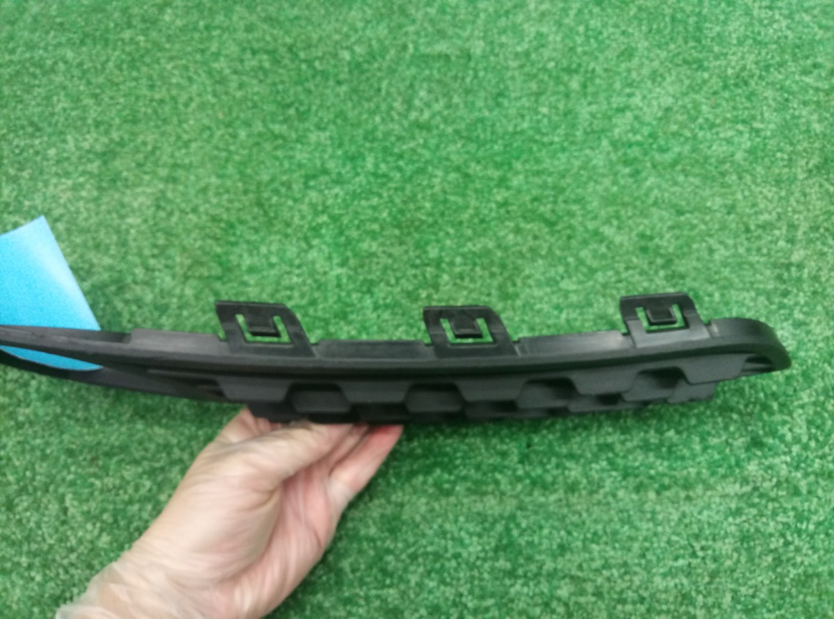 Решетка в бампер левая BMW 1-Series (F20-F21) 2011-н.в.  51117245869 на BMW 1-Series (F20-F21)
