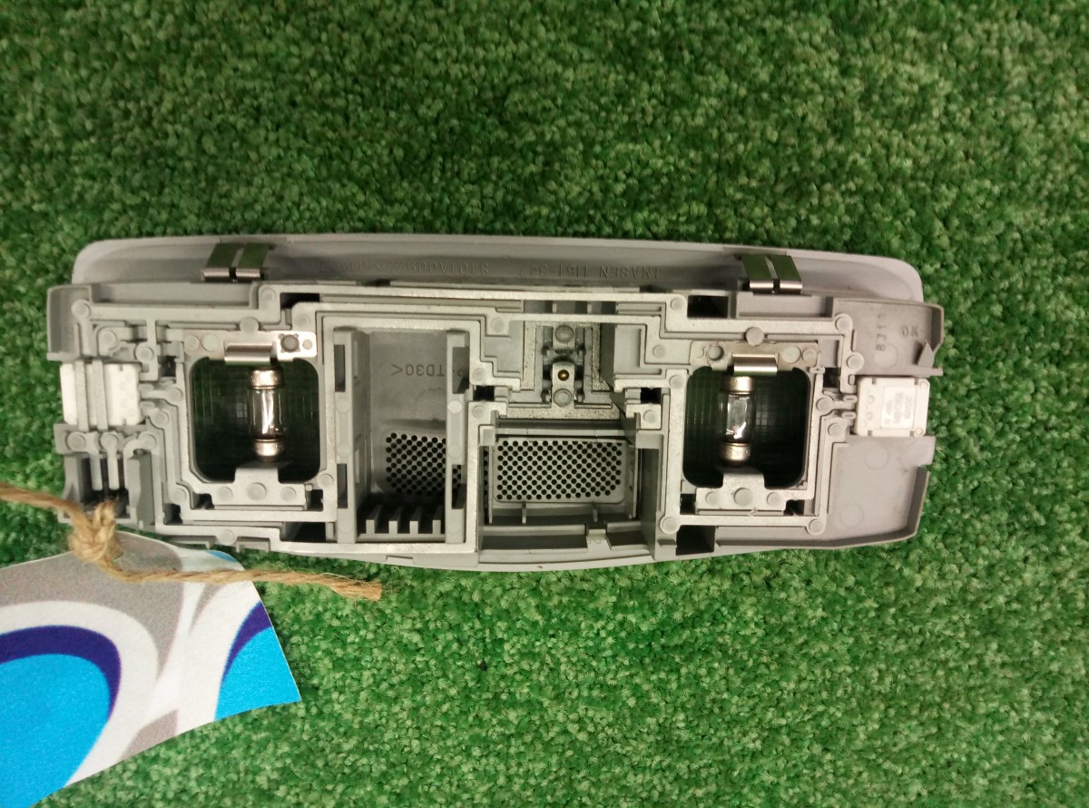 Плафон салонный Mitsubishi Lancer X 2007-н.в. 8401A009ZZ на Mitsubishi Lancer X