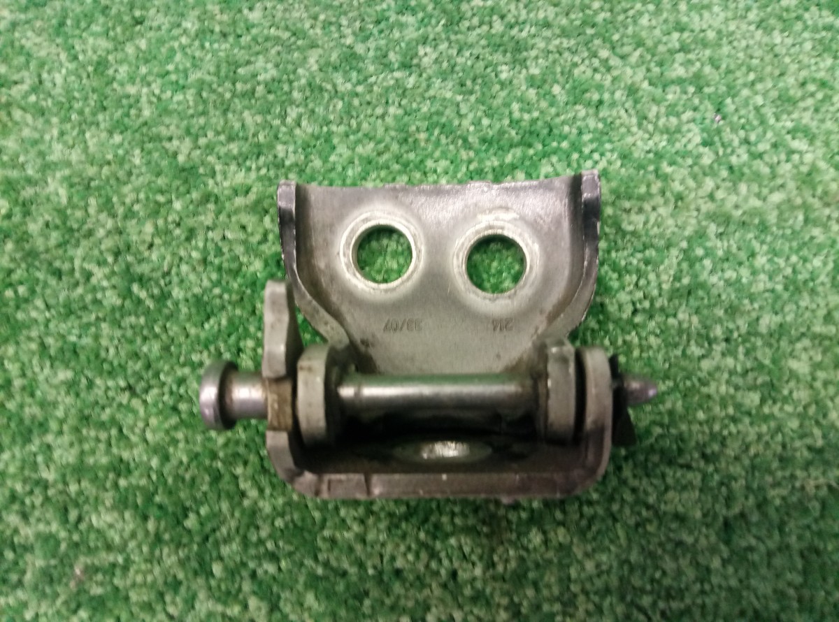 Петля двери левая передняя верхняя Citroen C4 I 2004-2014 на Citroen C4 I
