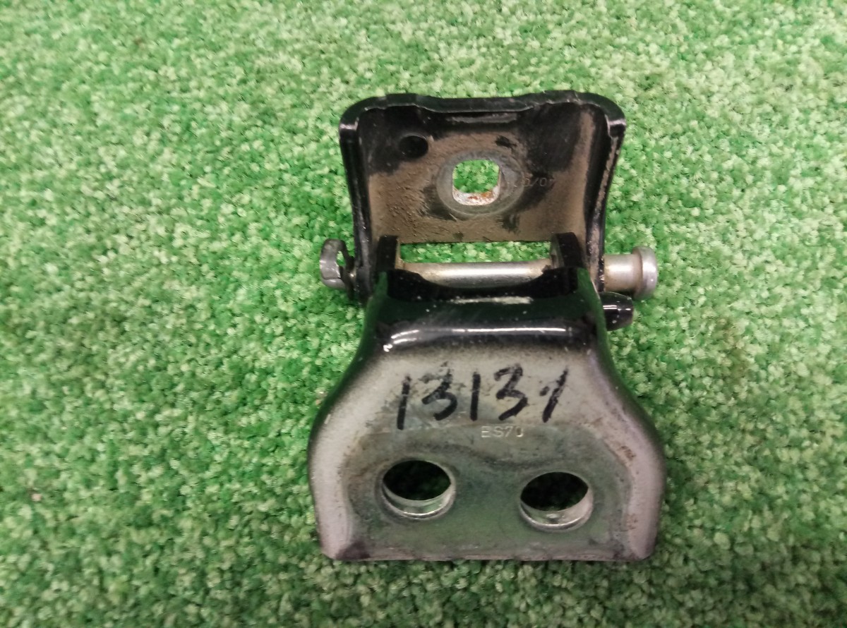 Петля двери передняя правая верхняя Citroen C4 I 2004-2014 на Citroen C4 I