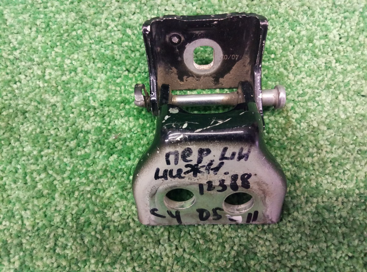 Петля двери передняя левая нижняя Citroen C4 I 2004-2014 на Citroen C4 I