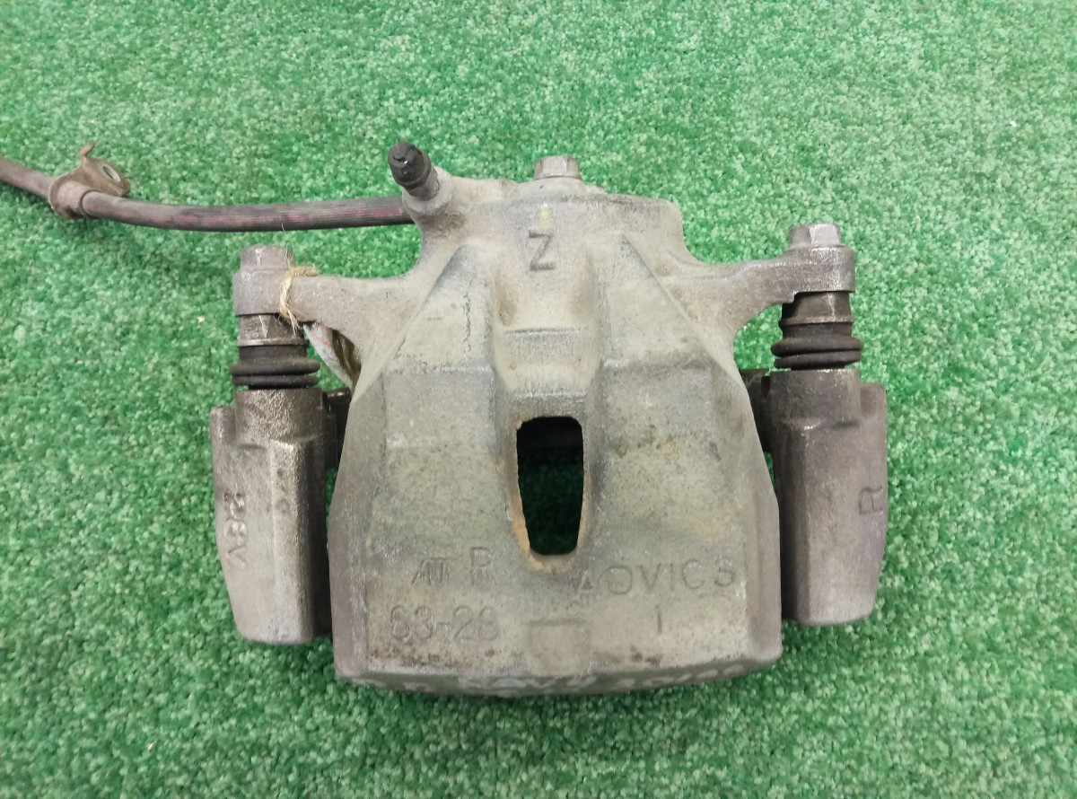 Суппорт передний правый Toyota RAV 4 (XA30) 2005-2010 на Toyota RAV 4 (XA30)