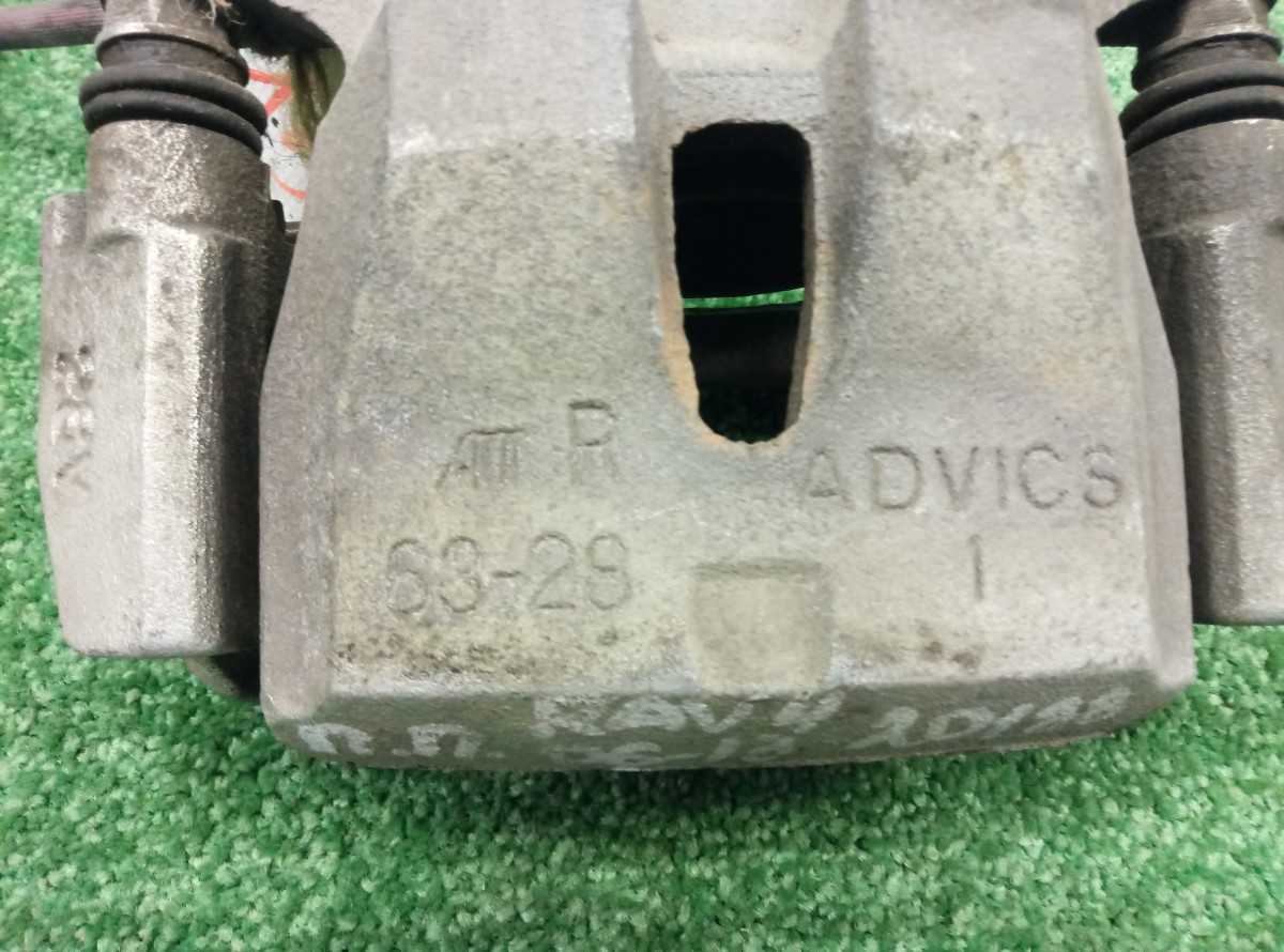 Суппорт передний правый Toyota RAV 4 (XA30) 2005-2010 на Toyota RAV 4 (XA30)
