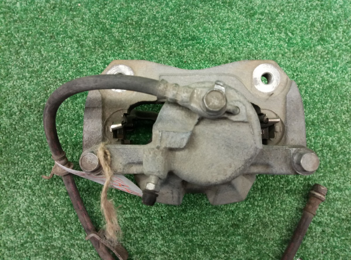 Суппорт передний правый Toyota RAV 4 (XA30) 2005-2010 на Toyota RAV 4 (XA30)