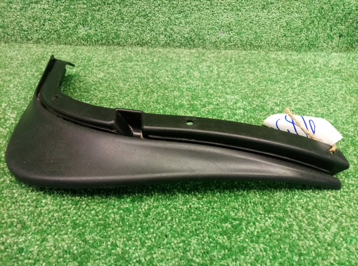 Брызговик задний правый Skoda Octavia 2 2004-2008 1Z0821822A на Skoda Octavia 2