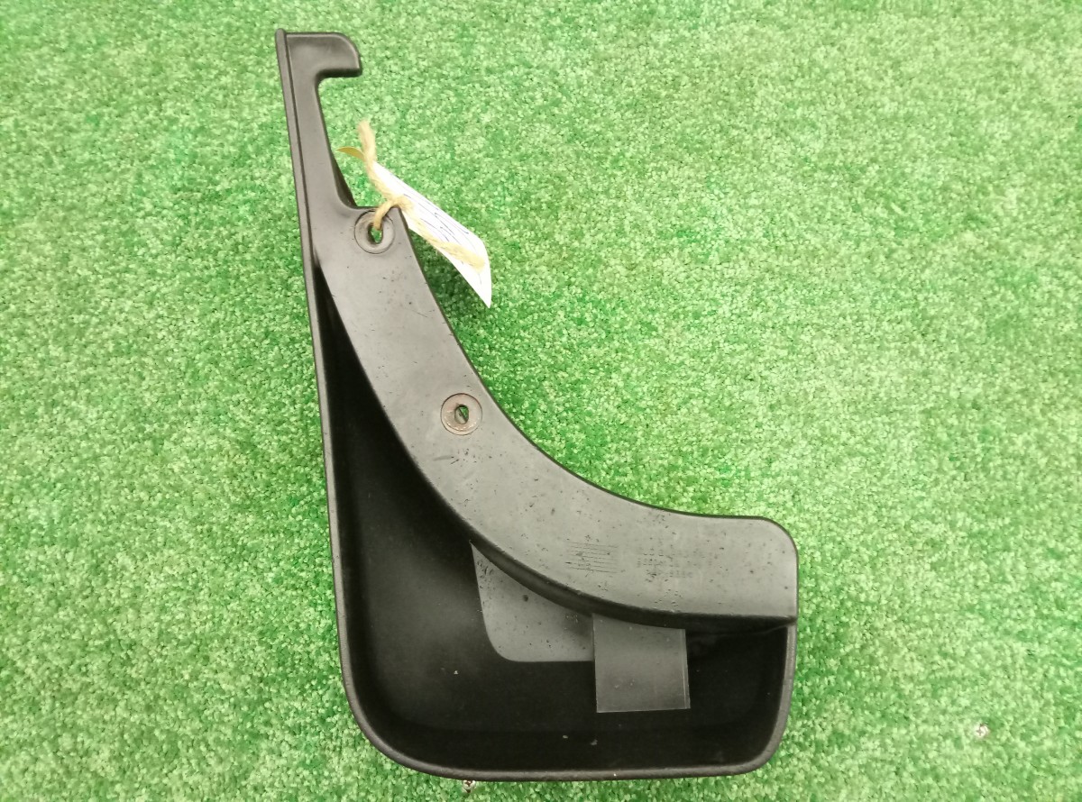 Брызговик задний правый Opel Antara  2006-2011 96804109 на Opel Antara 